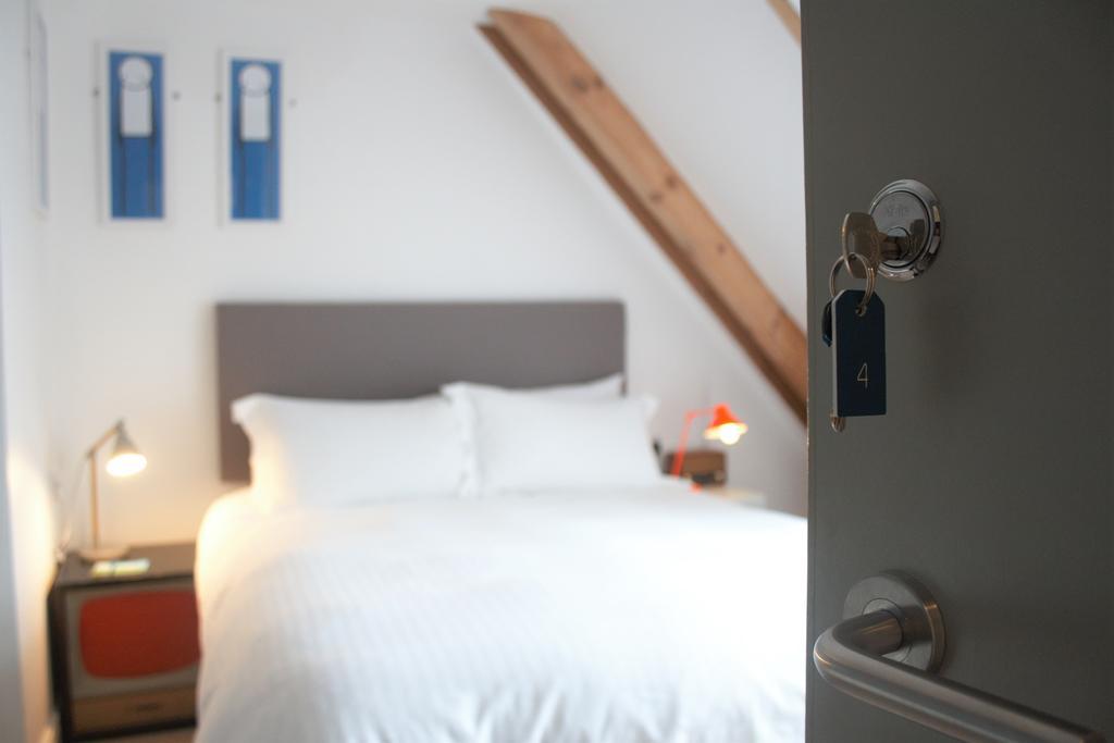 The Blue Door Bed and Breakfast New Quay Exteriör bild