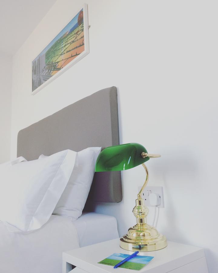 The Blue Door Bed and Breakfast New Quay Exteriör bild